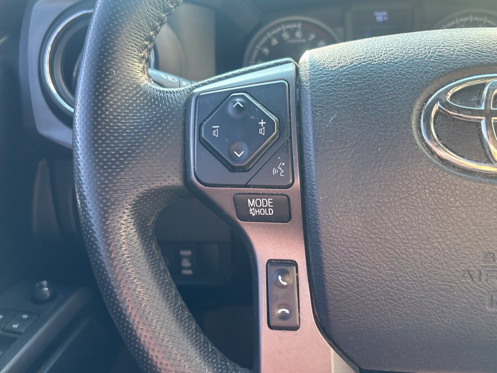 Used 2020 Toyota Tacoma TRD Off-Road AWD/4WD image 18