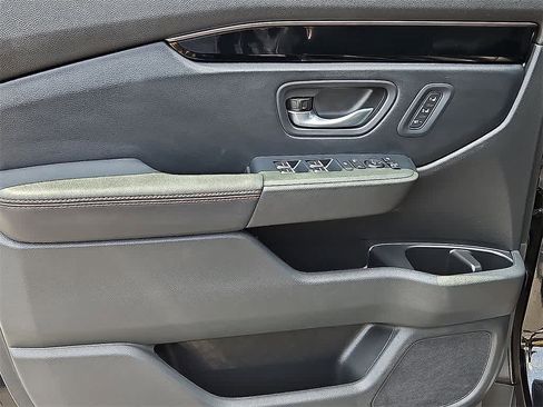 New 2025 Honda Pilot TrailSport image 10