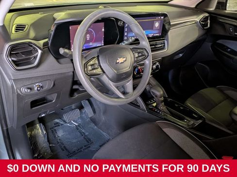 Used 2025 Chevrolet TrailBlazer LT AWD/4WD image 13