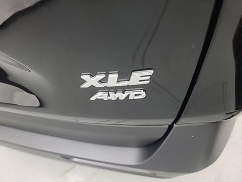 Used 2025 Toyota RAV4 XLE AWD/4WD image 13