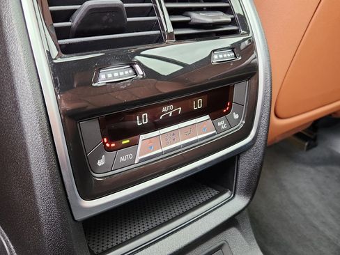 Used 2026 BMW X7 M60i AWD/4WD image 12