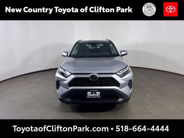 Used 2024 Toyota RAV4 XLE AWD/4WD image 2