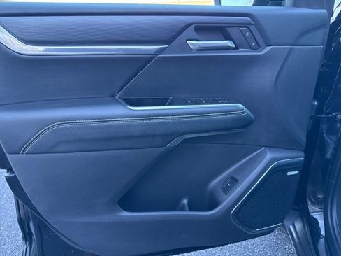 Used 2025 GMC Acadia Elevation image 14