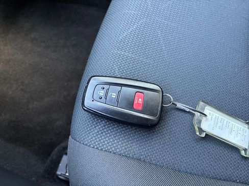 Used 2025 Toyota RAV4 XLE w/ Weather Package image 21