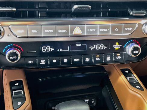 Used 2024 Kia Telluride SX Prestige X-Pro AWD/4WD image 26