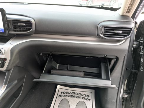 Used 2022 Ford Explorer XLT w/ Equipment Group 202A image 21