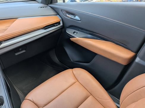 Certified 2024 Cadillac XT4 Sport FWD image 15