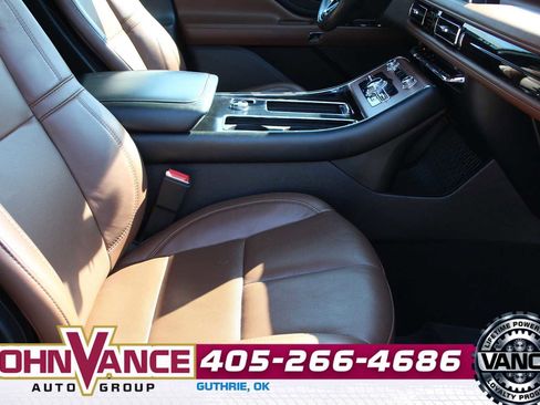 Used 2022 Lincoln Aviator Reserve w/ Equipment Group 201A AWD/4WD image 17