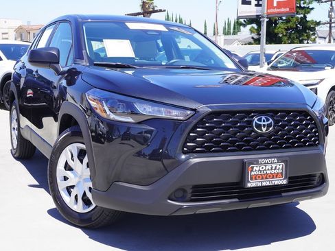Used 2023 Toyota Corolla Cross L FWD image 2
