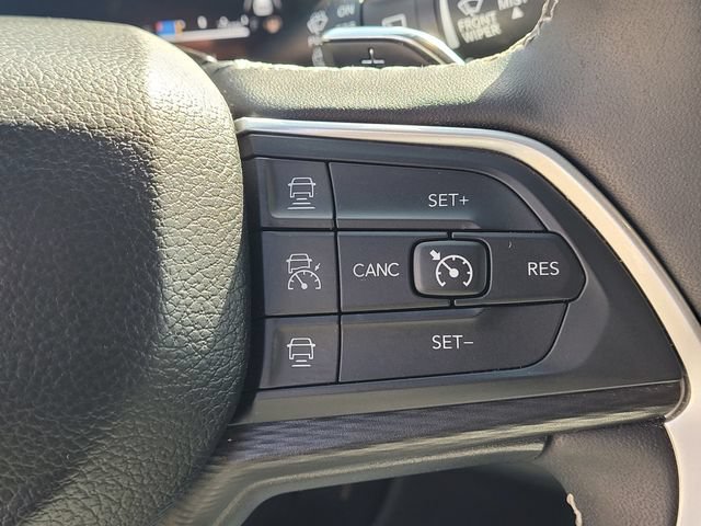 Used 2024 Jeep Grand Cherokee Altitude AWD/4WD image 15