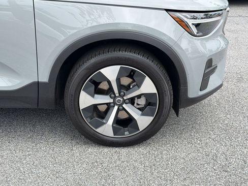 Used 2025 Volvo XC40 B5 Core w/ Protection Package Premier AWD/4WD image 11