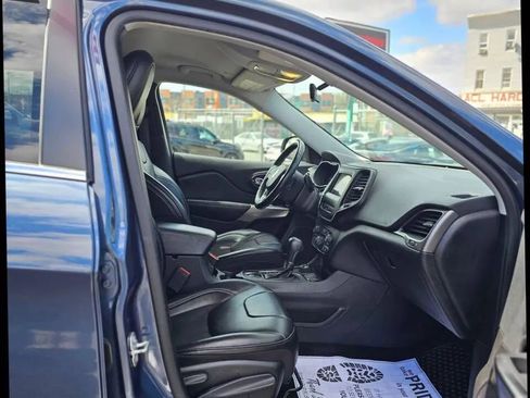 Used 2020 Jeep Cherokee Latitude Plus w/ Cold Weather Group image 7