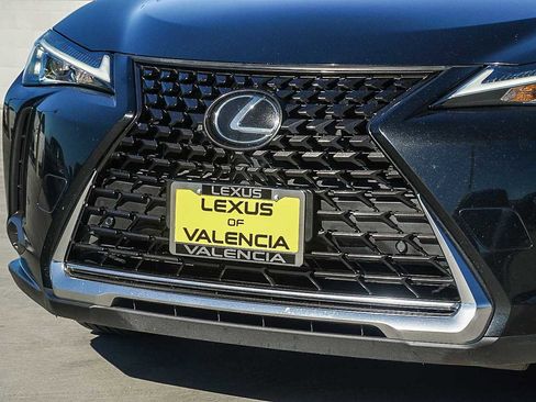 Used 2022 Lexus UX 200 image 8