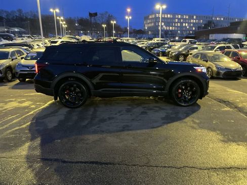 Used 2022 Ford Explorer ST w/ Equipment Group 401A image 7