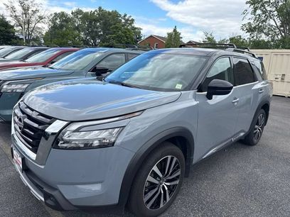 New 2025 Nissan Pathfinder Platinum w/ Lighting Package (N92)