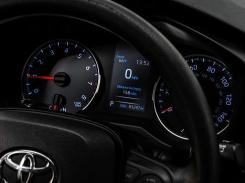 Used 2021 Toyota RAV4 LE image 19