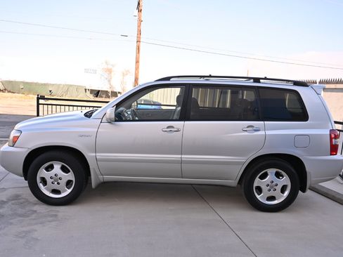 Used 2006 Toyota Highlander Sport FWD image 2