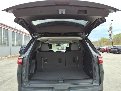 Used 2021 Chevrolet Traverse LT AWD/4WD image 9
