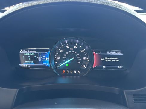 Used 2017 Ford Explorer Limited w/ Equipment Group 301A FWD image 12