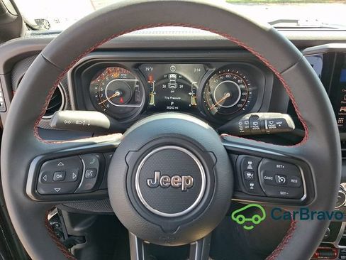 Used 2025 Jeep Wrangler Unlimited Rubicon AWD/4WD image 19