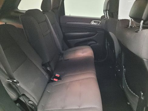 Used 2019 Jeep Grand Cherokee Laredo image 19