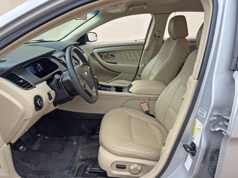 Used 2015 Ford Taurus SE FWD image 15
