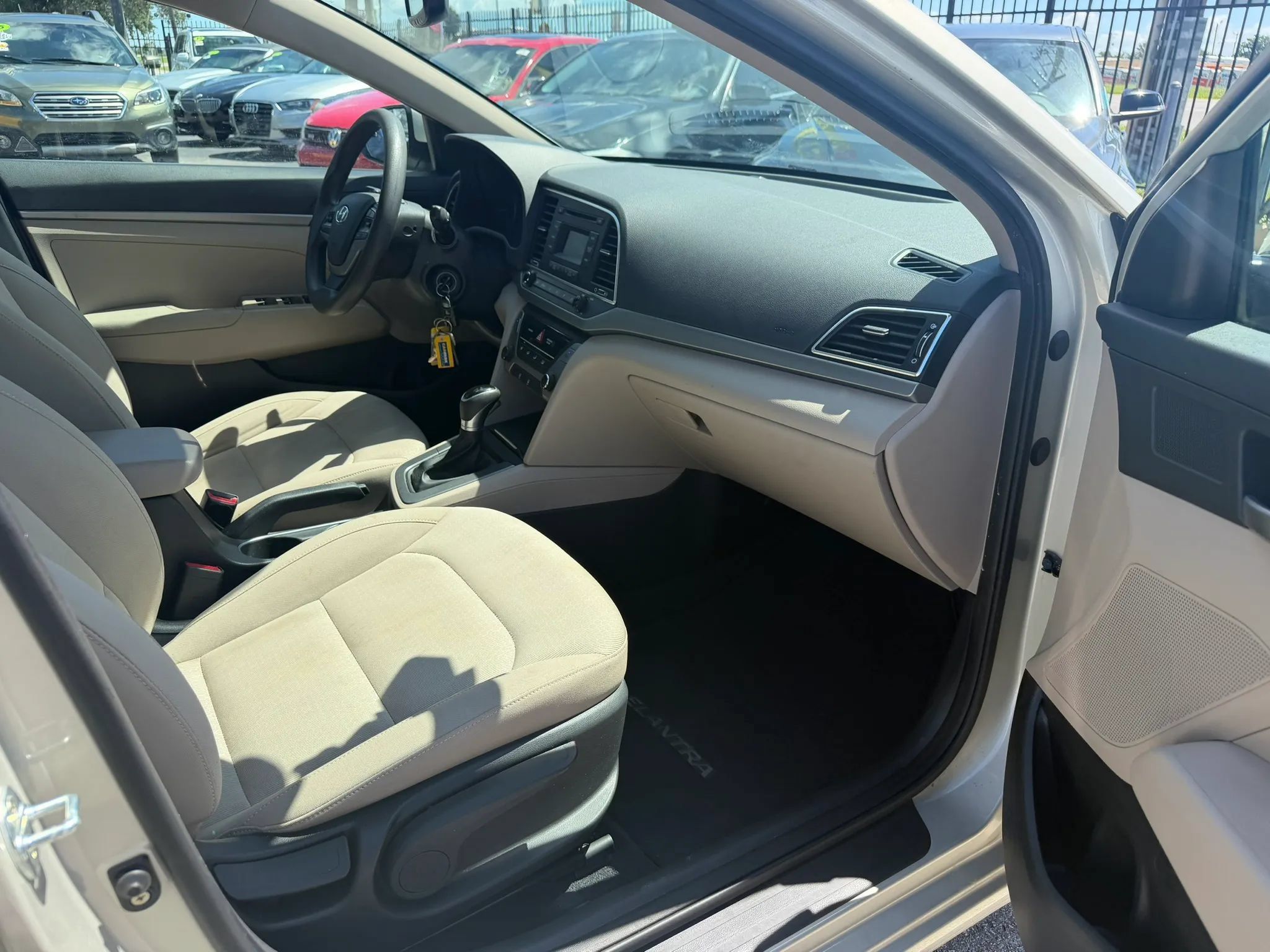 Used 2017 Hyundai Elantra SE FWD image 10