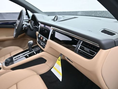 New 2026 Porsche Macan AWD/4WD image 22