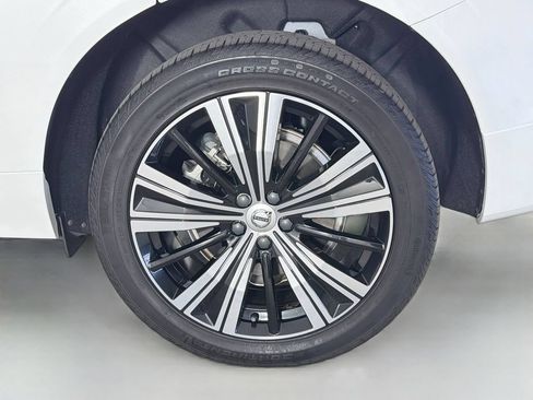 Certified 2023 Volvo XC60 T8 Plus w/ Protection Package Premier AWD/4WD image 32