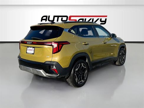 Used 2024 Kia Seltos SX w/ SX Sunroof Package image 8