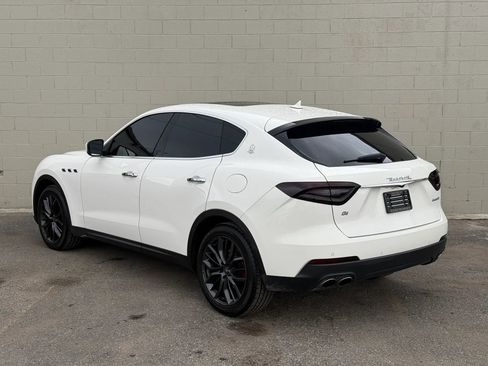 Used 2018 Maserati Levante AWD/4WD image 6