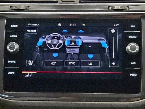 Used 2024 Volkswagen Tiguan SE R-Line image 30