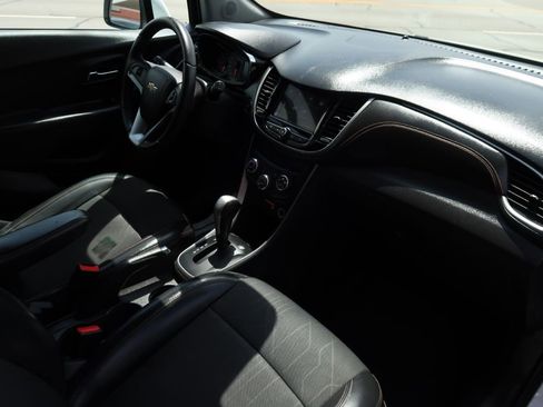 Used 2018 Chevrolet Trax LT w/ LT Convenience Package image 9