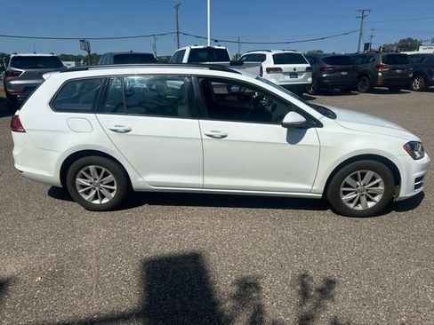 Used 2016 Volkswagen Golf S FWD image 2