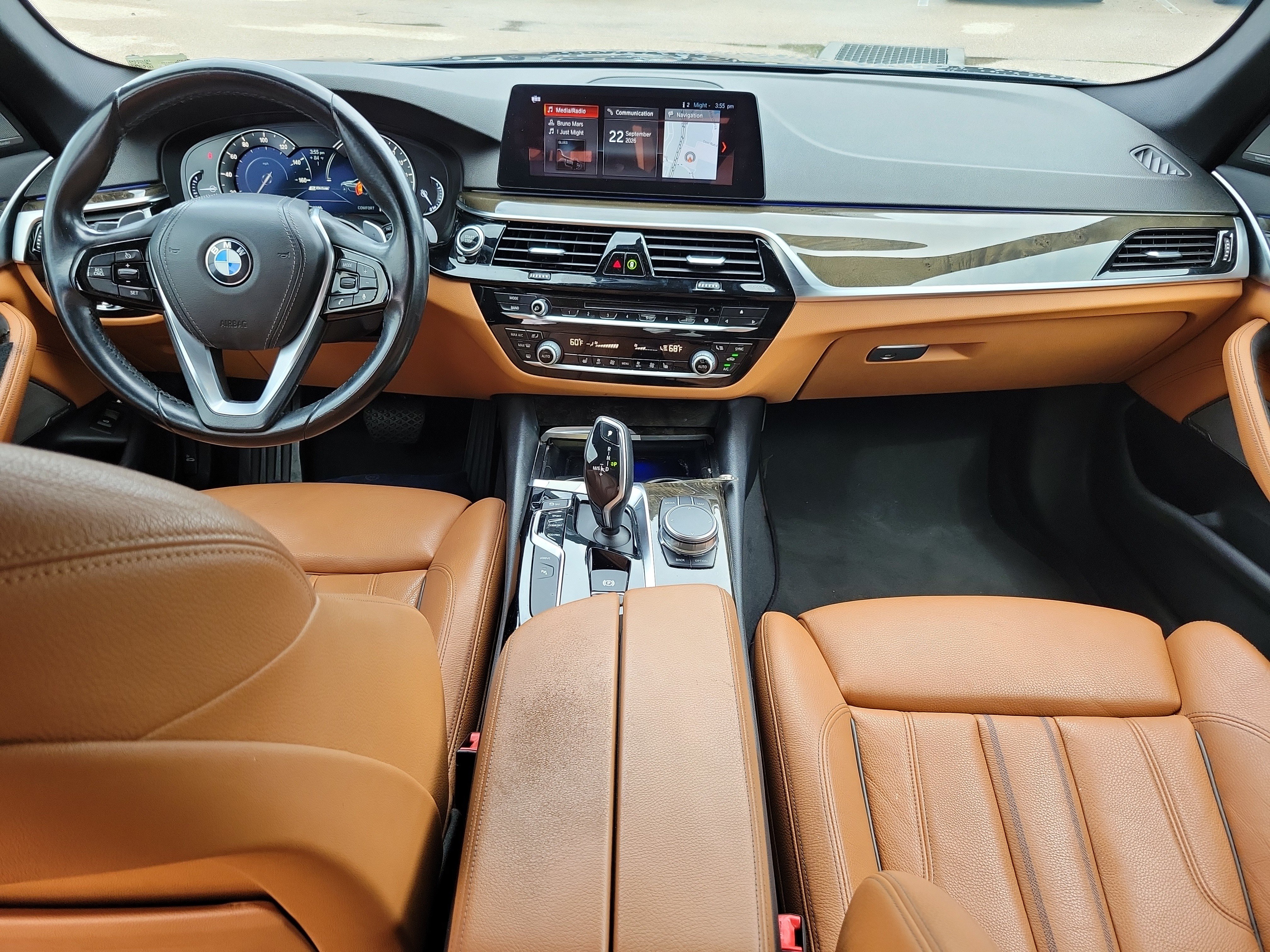 Used 2018 BMW 530e w/ Premium Package 2 RWD image 18