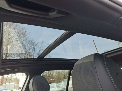 Used 2025 BMW X5 xDrive50e w/ Premium Package image 14