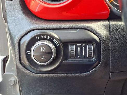 Used 2021 Jeep Gladiator Sport AWD/4WD image 13