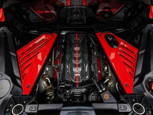 Used 2023 Chevrolet Corvette Stingray Preferred Cpe w/ Z51 Performance Package RWD image 18