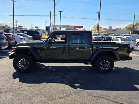 Used 2024 Jeep Gladiator Mojave w/ Safety Group image 4