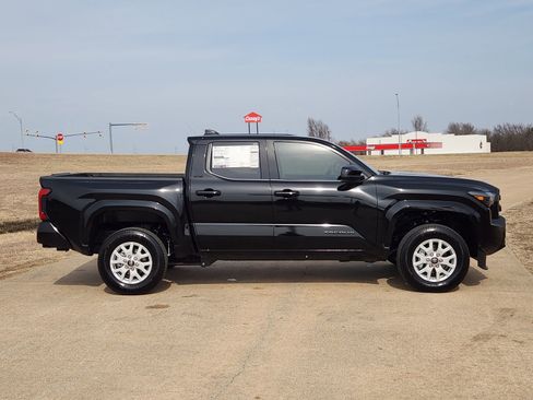 New 2026 Toyota Tacoma SR5 image 7