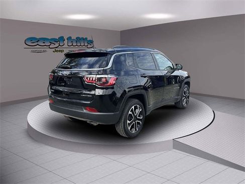 Certified 2022 Jeep Compass Limited image 3