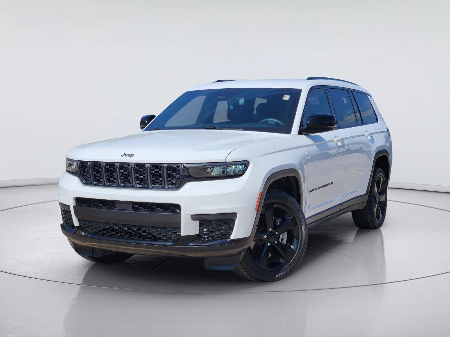 Used 2023 Jeep Grand Cherokee L Laredo AWD/4WD image 1