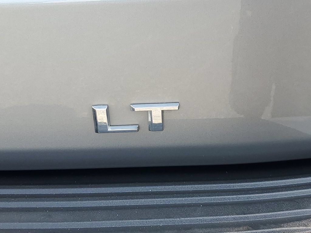 Used 2024 Chevrolet Tahoe LT RWD image 8