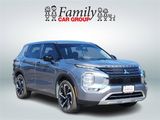 Used 2024 Mitsubishi Outlander SE image 2