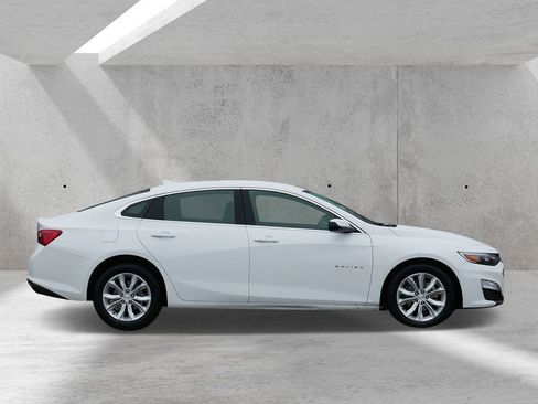 Used 2024 Chevrolet Malibu LT image 2