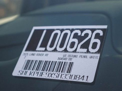 New 2025 Land Rover Range Rover Long Wheelbase SE image 41