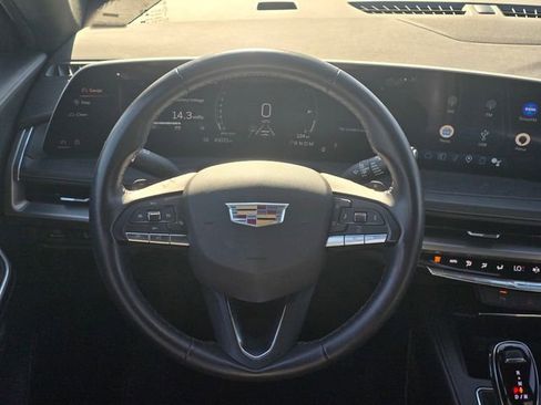 Used 2025 Cadillac XT4 Premium Luxury image 17