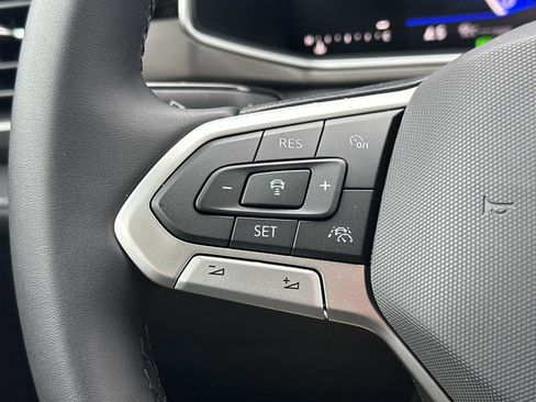 New 2026 Volkswagen Taos SE image 21