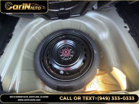 Used 2020 Toyota Corolla L image 29