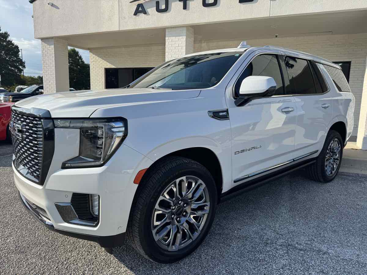 Used 2023 GMC Yukon Denali Ultimate AWD/4WD image 41